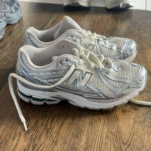 New balance 1906 Sneakers Women’s Green Silver Green 7.5 US Perfect Condition